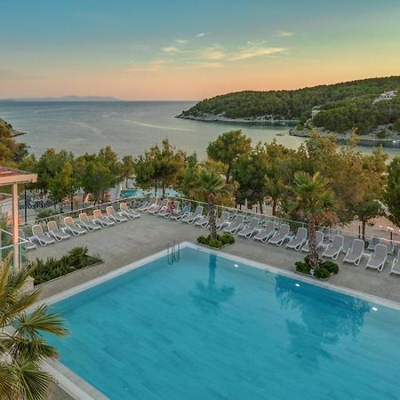 Gava Waterman Milna Resort Exterior photo