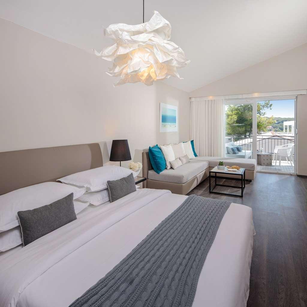 Gava Waterman Milna Resort Room photo