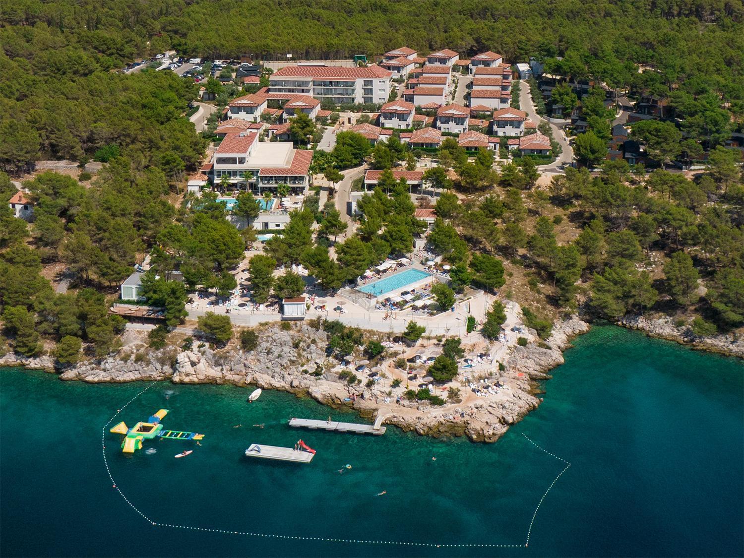 Gava Waterman Milna Resort Exterior photo