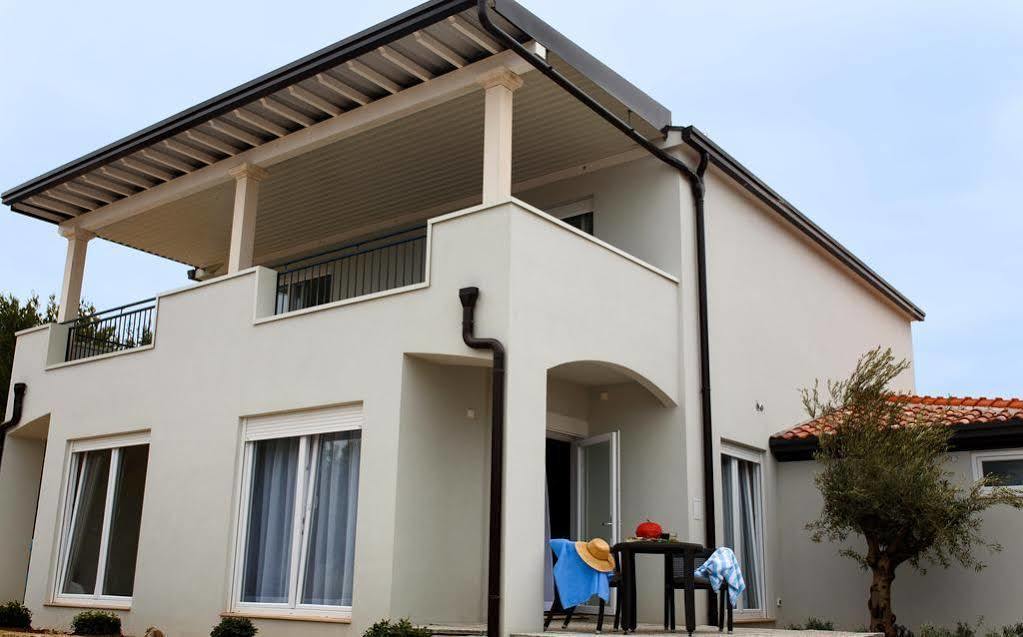 Gava Waterman Milna Resort Exterior photo