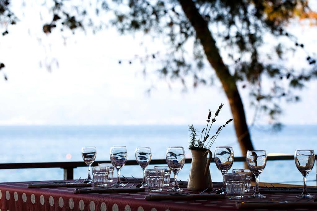 Gava Waterman Milna Resort Exterior photo